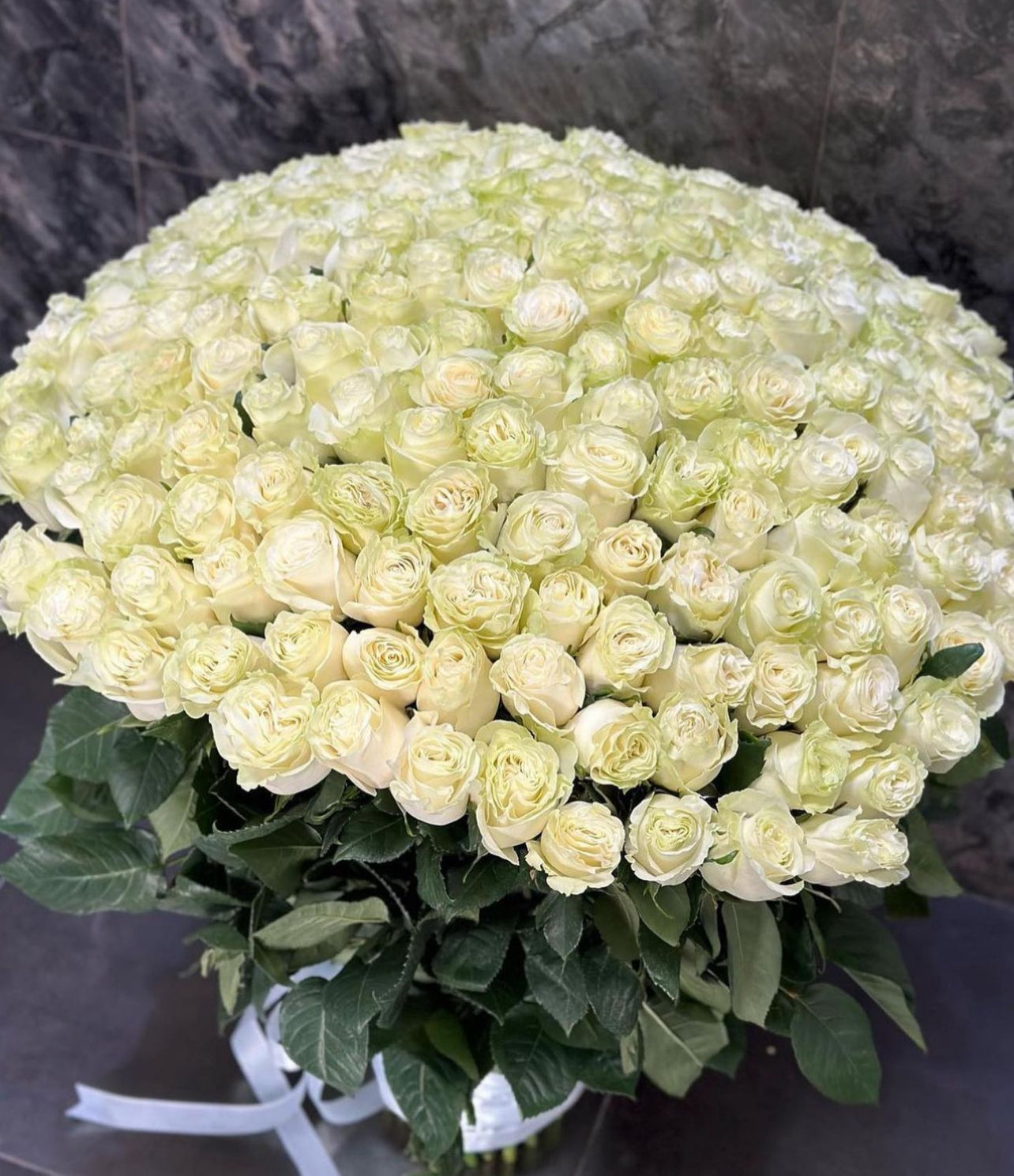 Mondial White Roses Bouquet