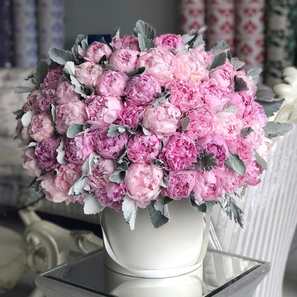 100 Pink Peonies Hatbox